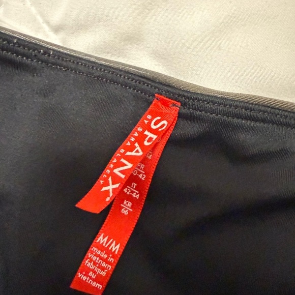 SPANX Faux Leather Leggings - Picture 7 of 10